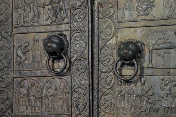 Gniezno, Biskupin 2 dni  (Wycieczki dla szkół)